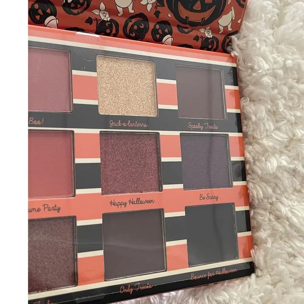 Disney Winnie The Pooh Trick or Treat Eyeshadow Palette NEW in BOX 12 shades